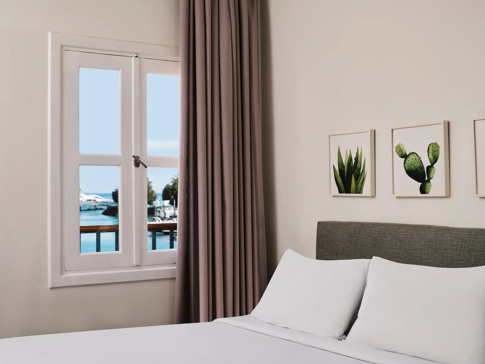Marina View Room with double bed overlooking the marina at Captain’s Inn El Gouna