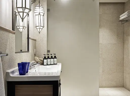 Ali Pasha Hotel Suite Bathroom